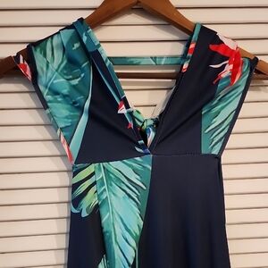 Tropical Print Plunge Neck Dress With Slit